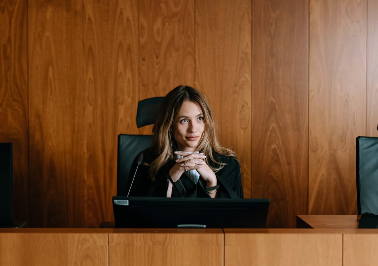 Julia Mekkes in de rechtbank